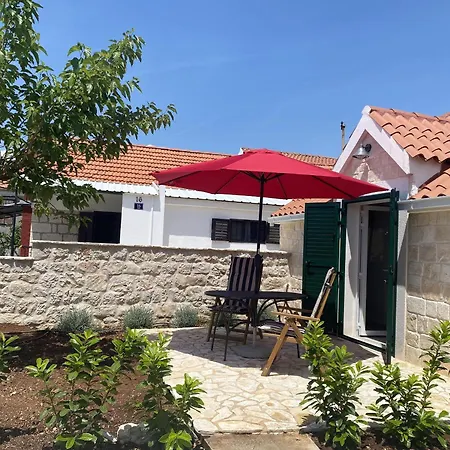 House Little Flower 1 بيت للعطل